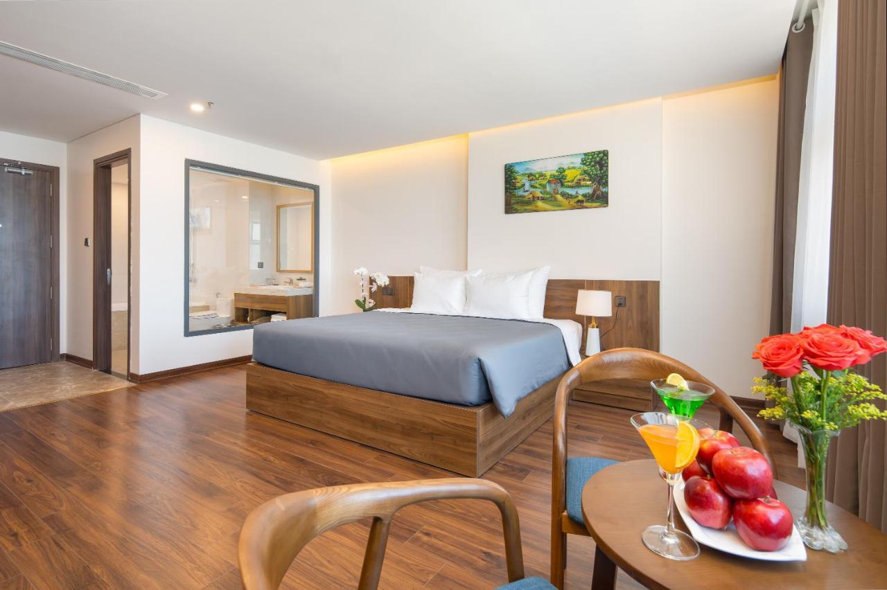 Avenis Hotel Da Nang Bagian luar foto