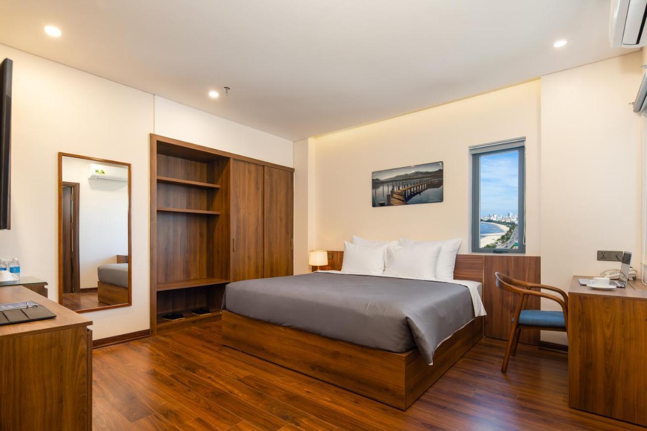 Avenis Hotel Da Nang Bagian luar foto