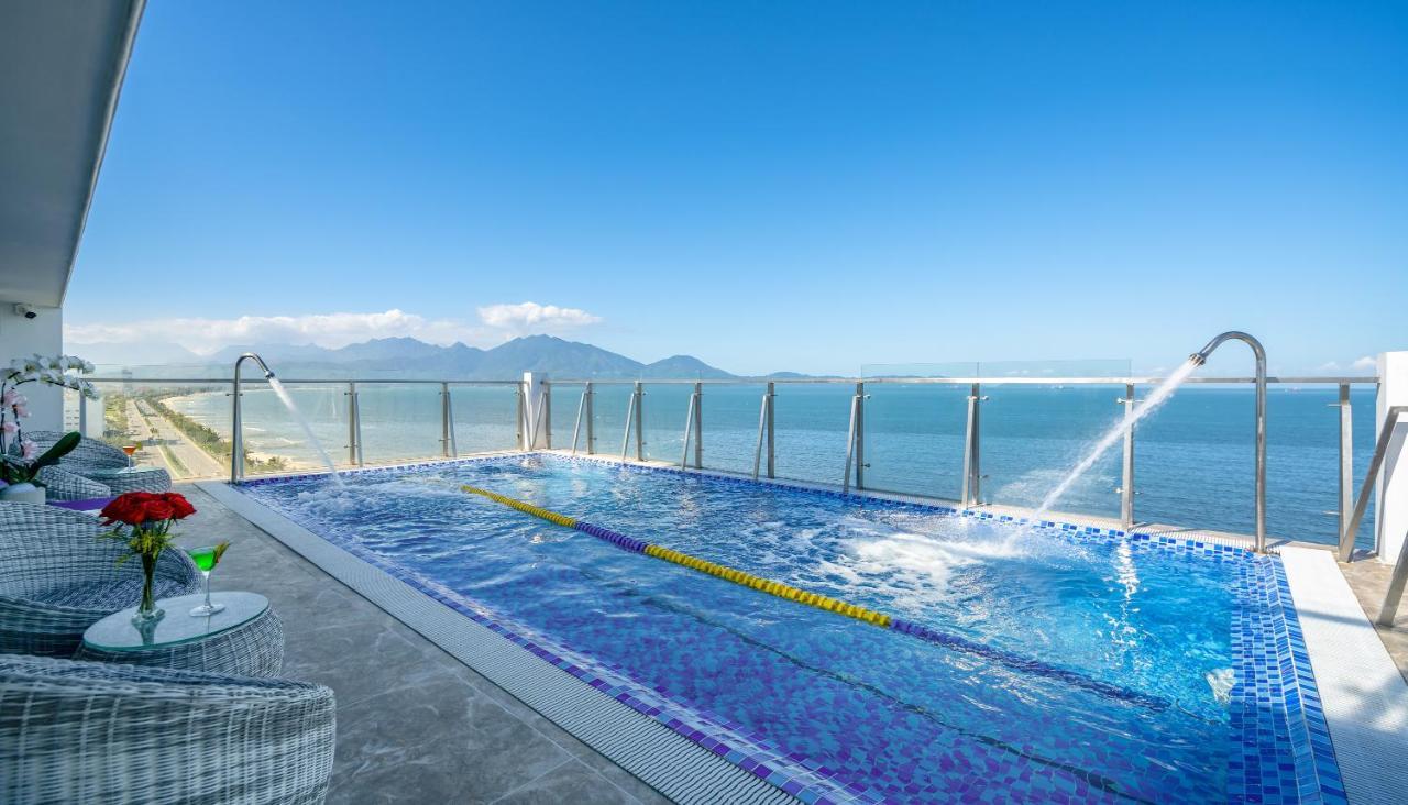 Avenis Hotel Da Nang Bagian luar foto
