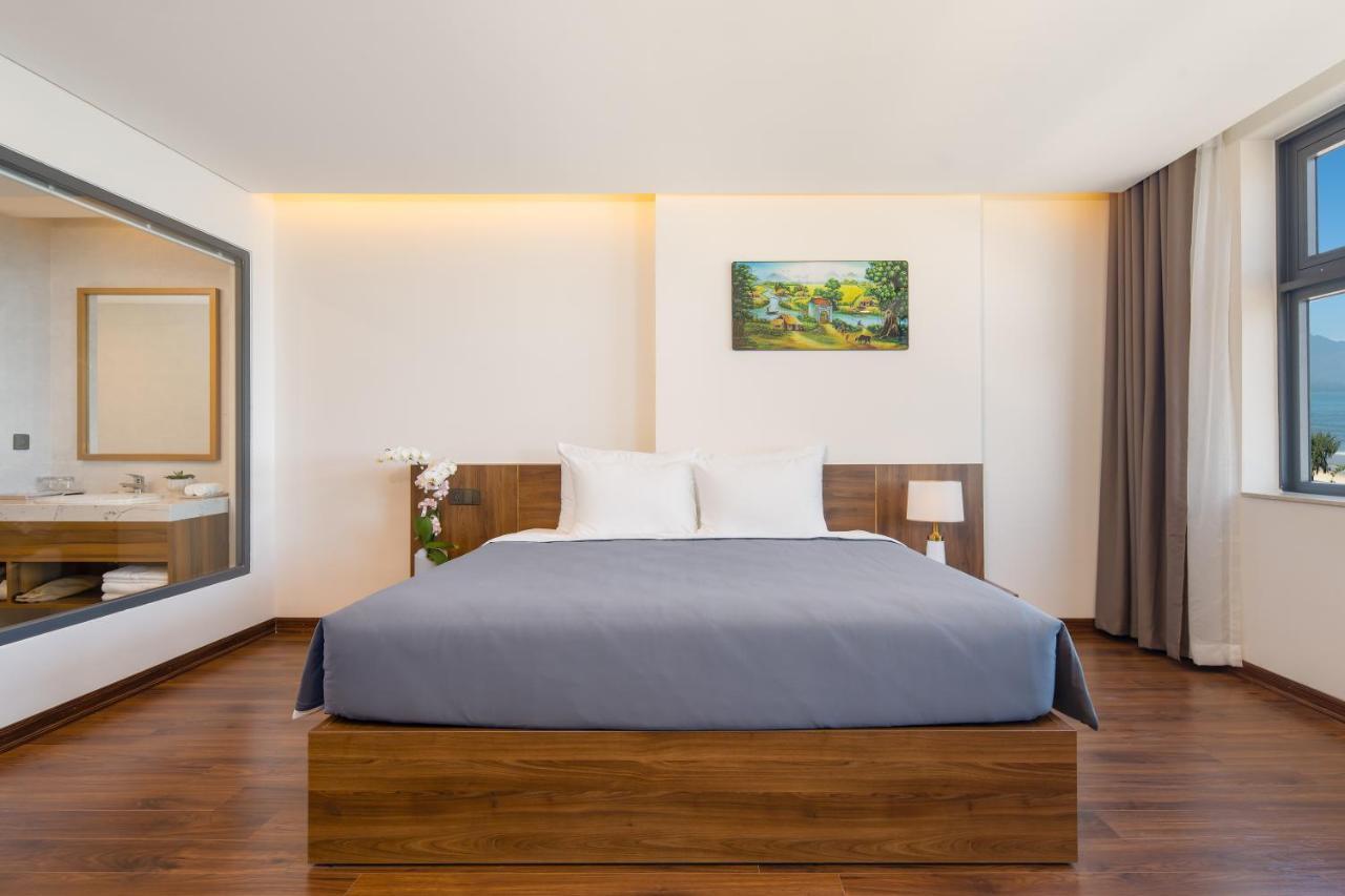 Avenis Hotel Da Nang Bagian luar foto