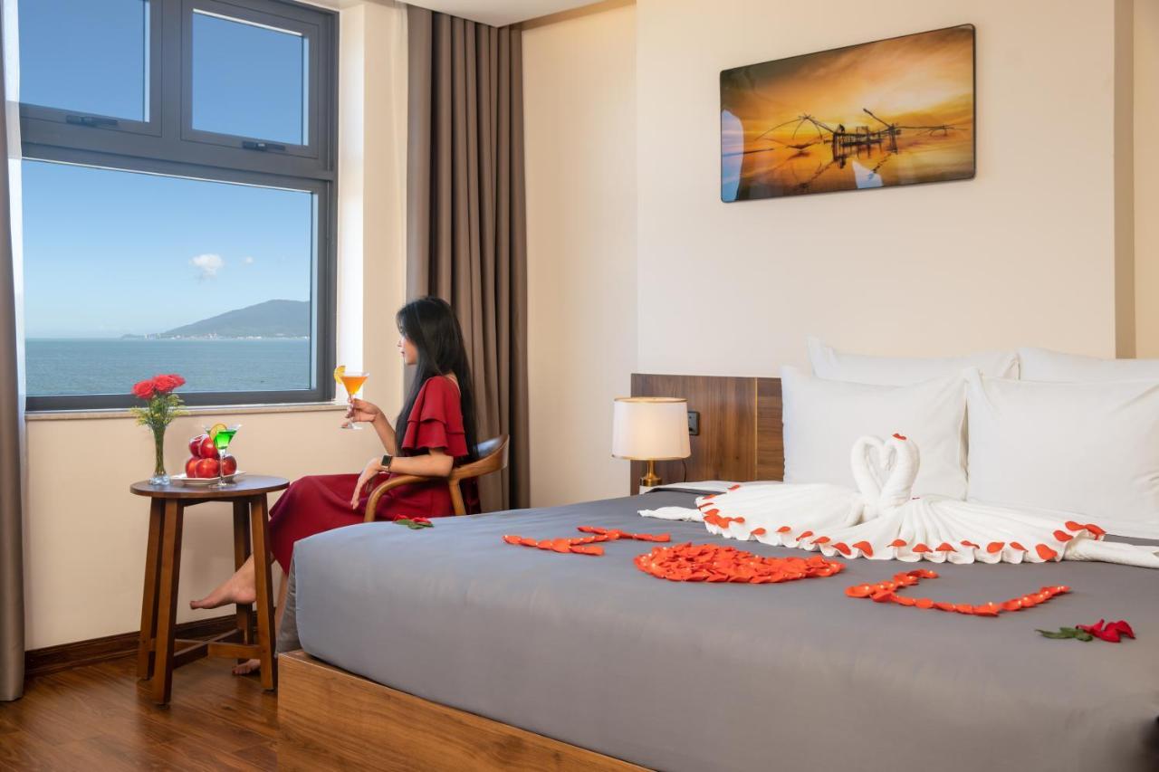 Avenis Hotel Da Nang Bagian luar foto